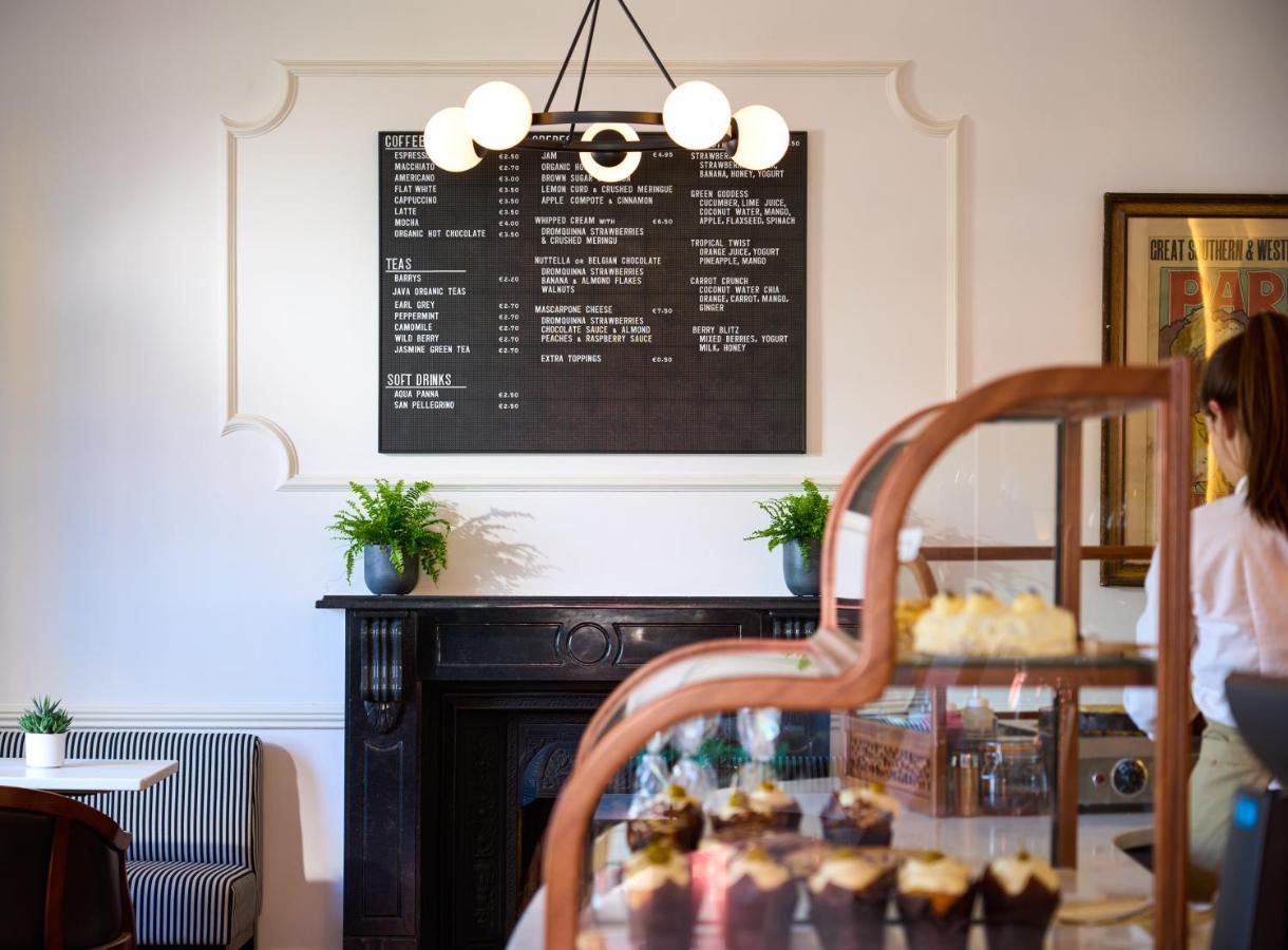 The Lansdowne Kenmare Hotel Bagian luar foto