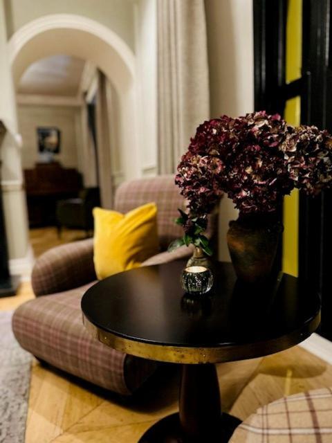 The Lansdowne Kenmare Hotel Bagian luar foto
