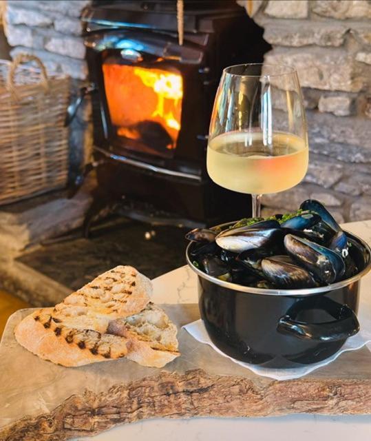 The Lansdowne Kenmare Hotel Bagian luar foto